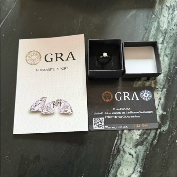 Elegant Silver Diamond Ring
